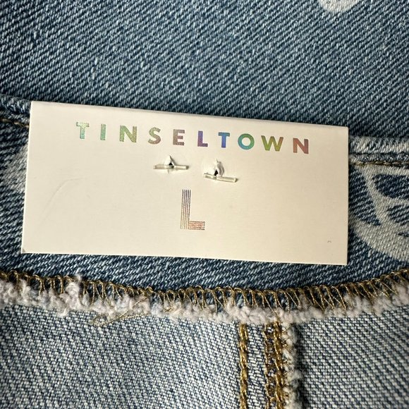 Tinseltown Women's Light Wash Butterfly Appliqué Denim Skirt, Size Large, Blue - Picture 8 of 10